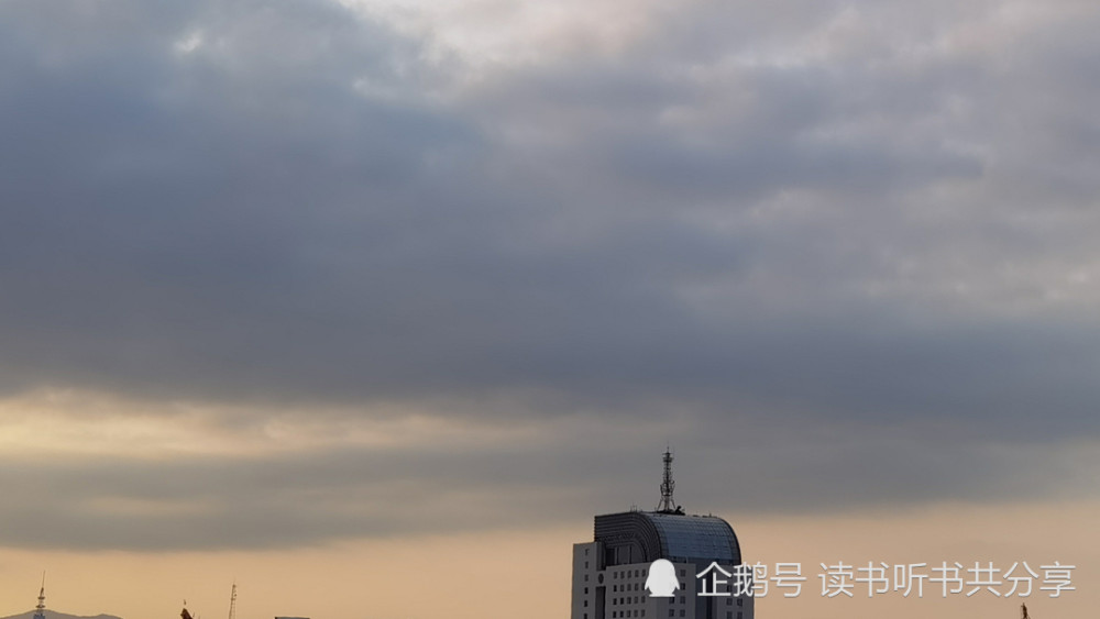 云和|云和楼和谐地结合在一起，不分彼此