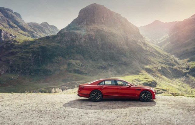 仅售25180万元2021款宾利飞驰v8车型售价公布