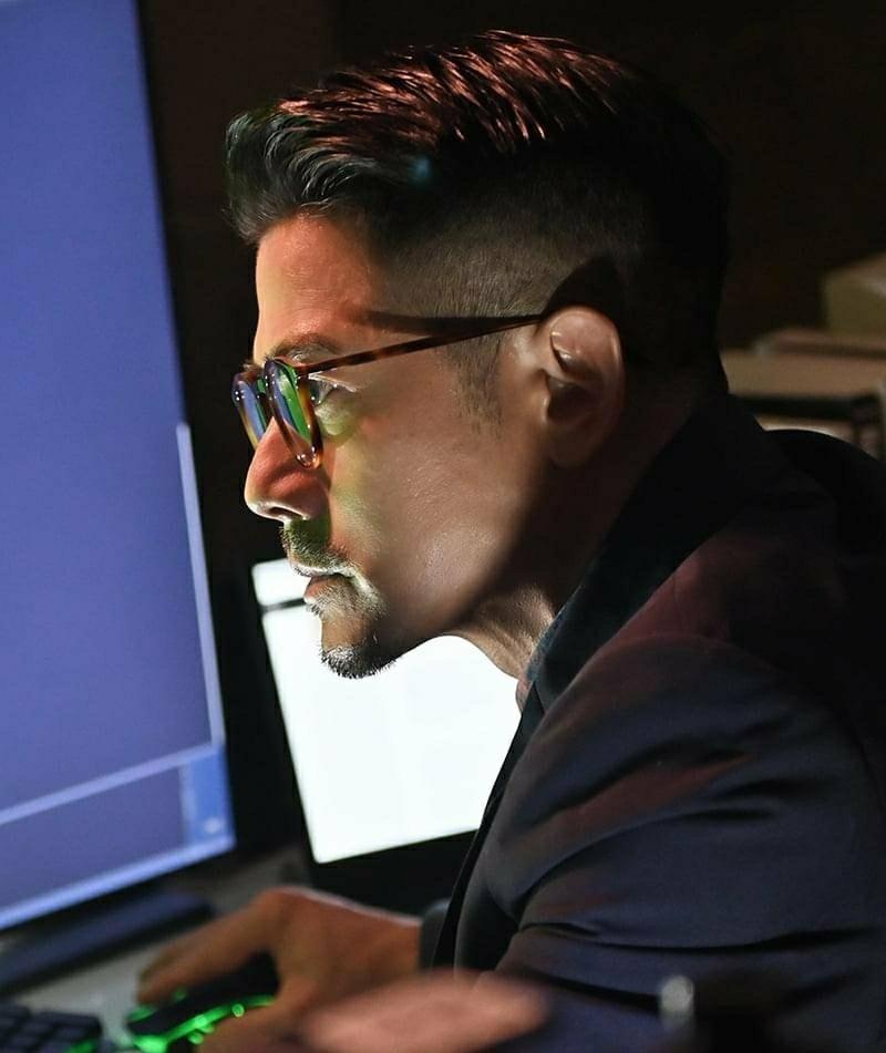 郭富城|54岁郭富城新片杀青，年过半百仍魅力十足，这次天王要演IT天才