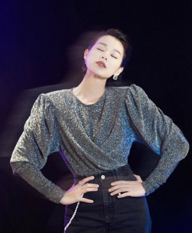 胡杏儿|胡杏儿的漂亮“翻身仗”，从“最丑港姐”到如今凭内地综艺爆红