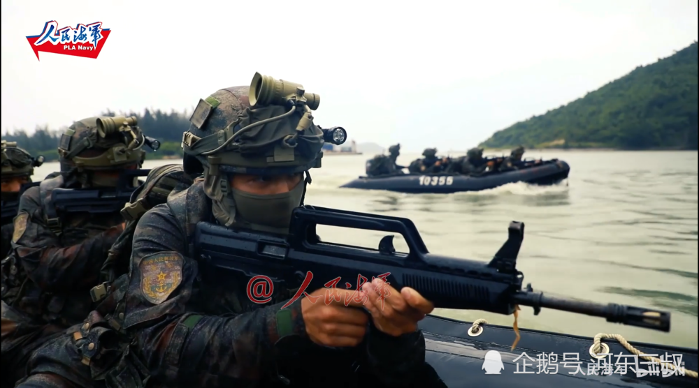 再见蓝精灵星空迷彩有点鹰酱味了