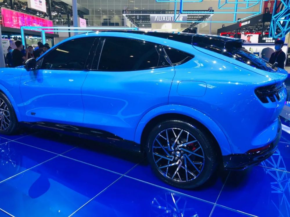 车展|程方圆第八次主持北京车展