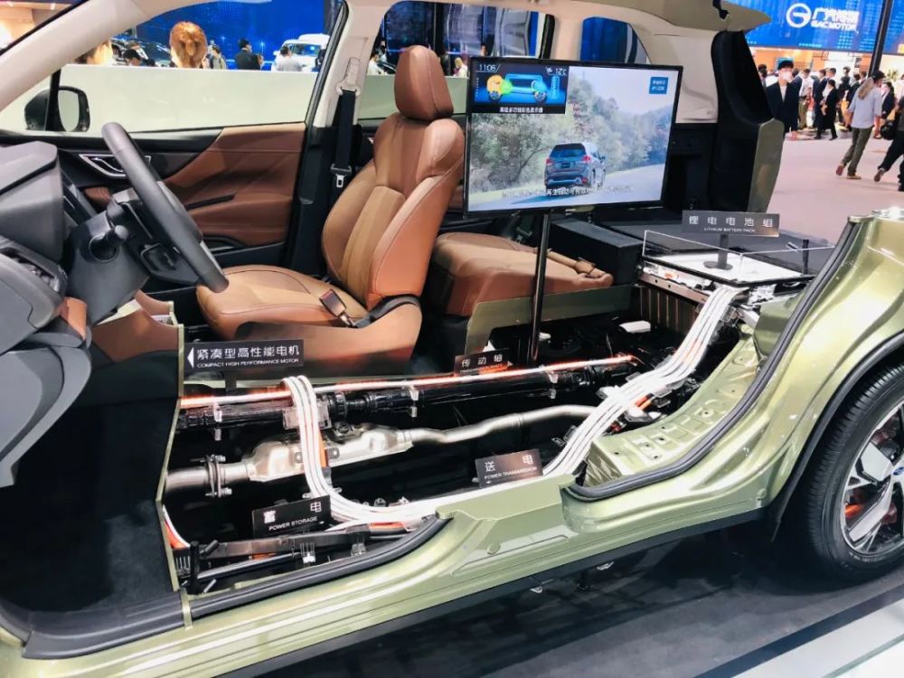 车展|程方圆第八次主持北京车展