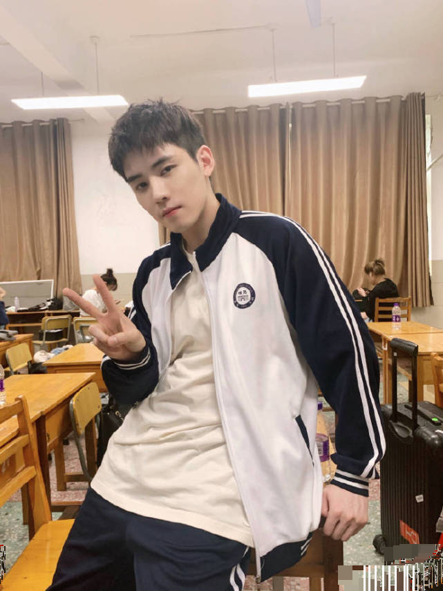 林湖|疑任豪前女友发文怒斥：为他隐瞒恋情介绍资源，他却频繁撒谎逃避