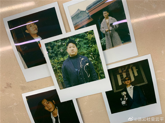 德云社|栾云平晒德云社另类合影，张鹤伦稳居C位，评论区成大型吃瓜现场