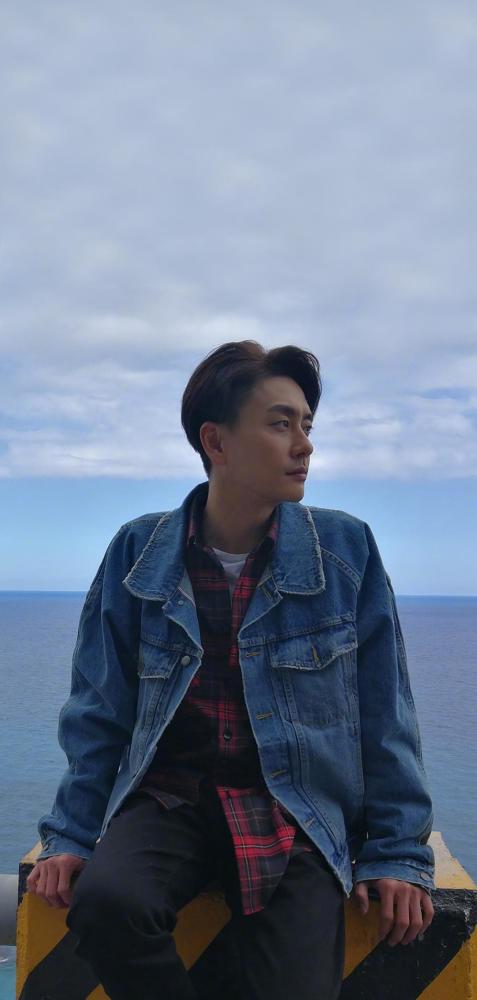 要论痞帅,首屈一指的便是黄宗泽了,简直就是痞帅本人了,太有范