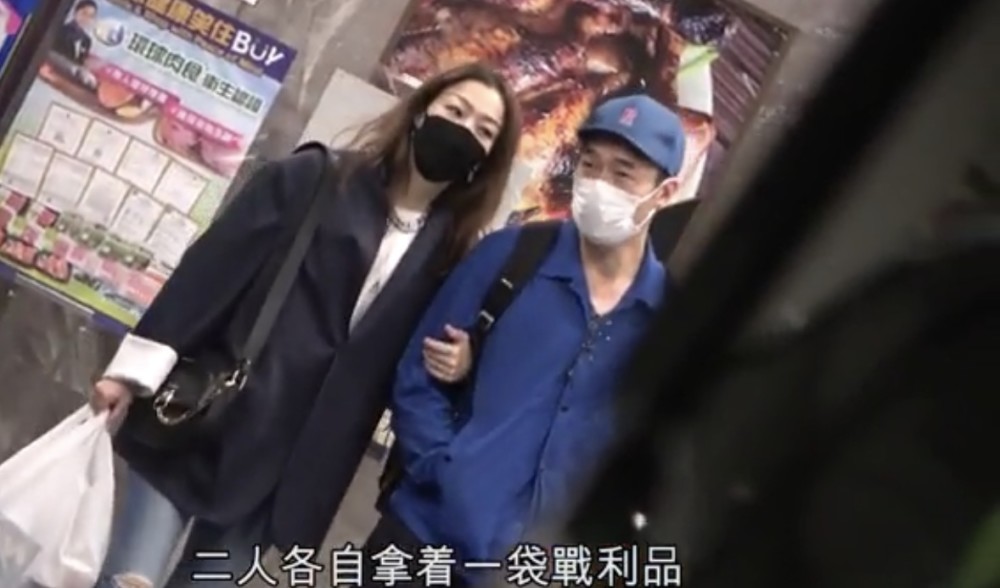 郑秀文|郑秀文许志安经历伤痛后更恩爱，甜蜜挽手逛超市，助男方走出爱犬离世阴霾