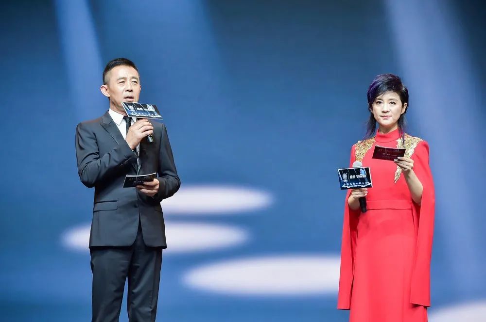 王景春获第27届华鼎奖影帝任素汐影后流浪地球最佳影片