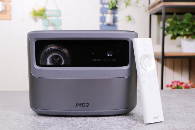 坚果投影仪的旗舰新品坚果j10正式开售!创新升级,展现新高度