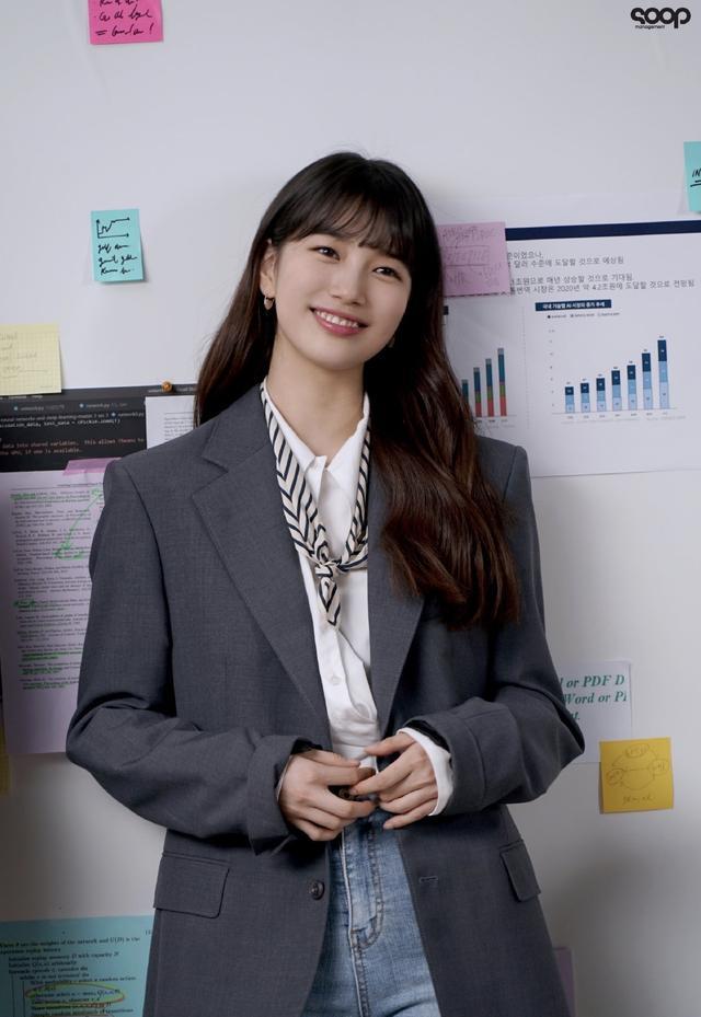 拜托!西装这么穿才更时髦吸睛,"国民初恋"秀智做出最佳示范