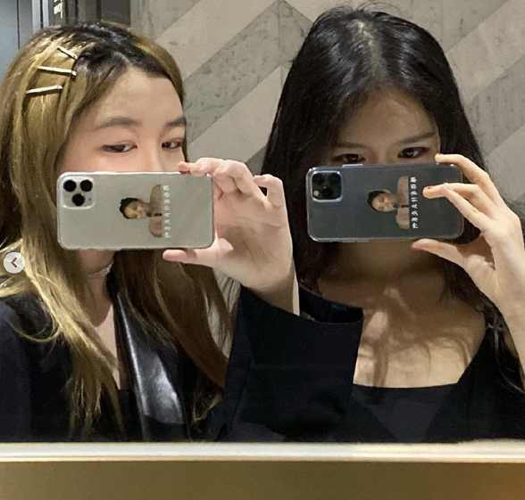 李嫣|有种“不像亲生”叫李嫣，染金发化浓妆，王菲不能教她打扮吗