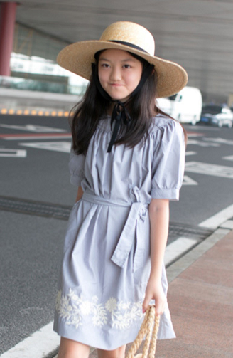 李嫣|有种“不像亲生”叫李嫣，染金发化浓妆，王菲不能教她打扮吗