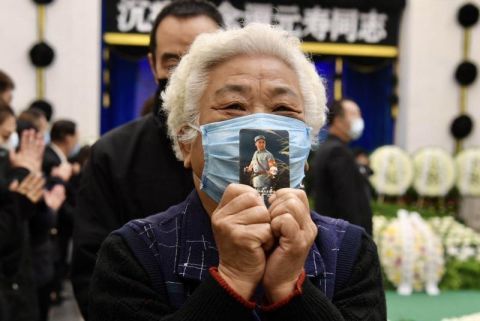 送别谭元寿作人作艺为榜样家族同样值得尊重