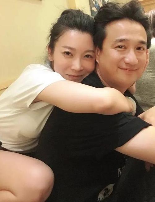 她因朱七七爆红42岁演遍小演员的妈曾因背后抱黄磊被骂