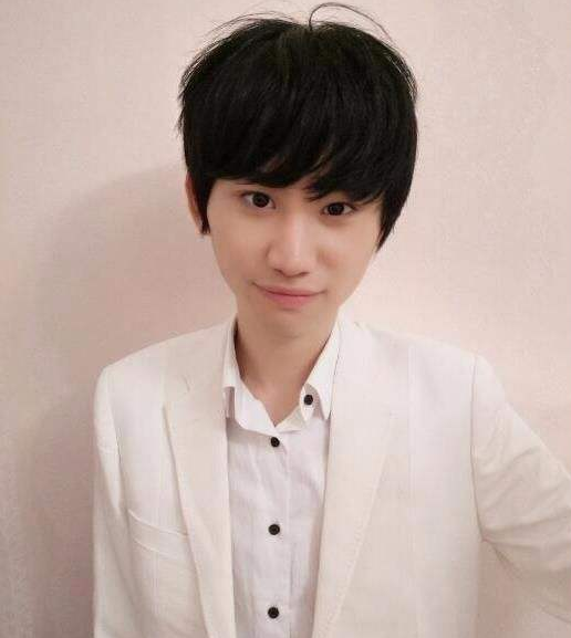 弹幕这时就问为什么尴尬,doinb就道出了实情:"认出