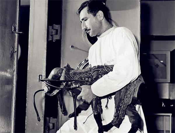 徕卡|苏联曾将一只3岁小狗送入太空，62年过去，如今仍在地球轨道流浪