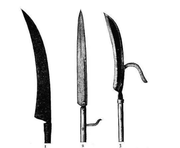 人们猜想这种兵器可能是受到农用镰刀的启发而发明的,但成熟的军用镰