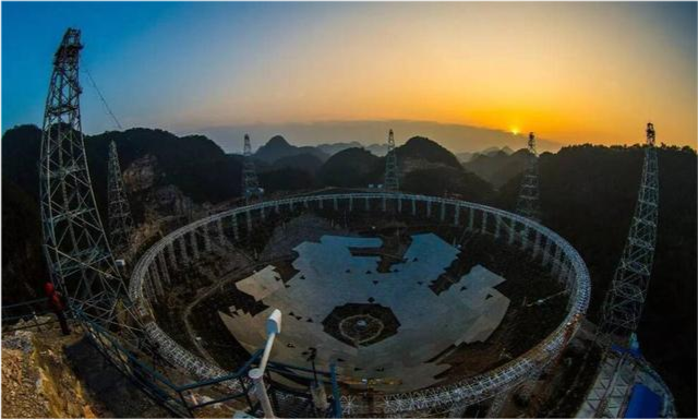 阿雷西博望远镜|曾是全球最大的“天眼”，共花费2.6亿，如今却杂草丛生面临荒废