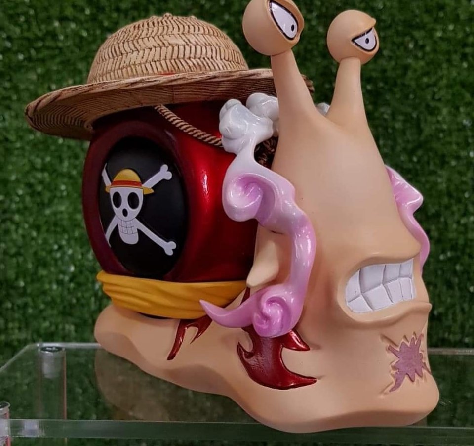 九个海贼王电话虫手办,看到香克斯电话虫后,总觉得哪里怪怪的_腾讯新