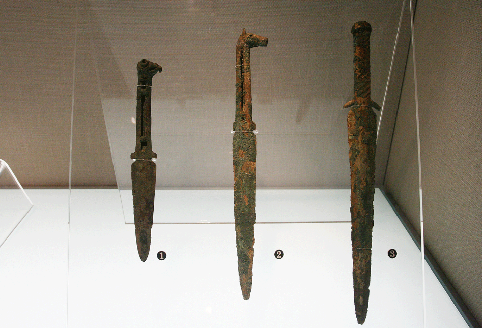 中原|草原民族与中原的相爱相杀：仗要打文化也得交融，不信你看这剑！