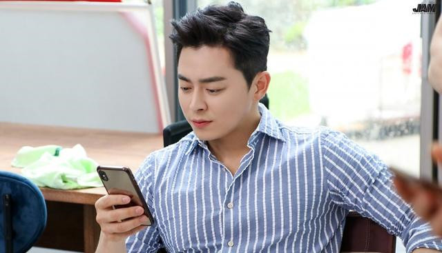 曹政奭与金俊拍摄一起奥利奥广告,近日又释出万圣节