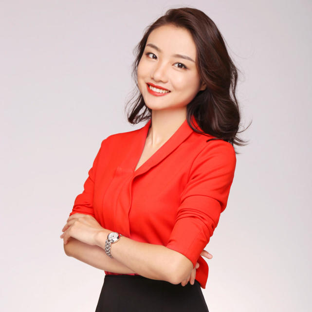 陈雁翎是清华大学管理学博士,曾是四川绵阳高考状元,也曾任知名地产