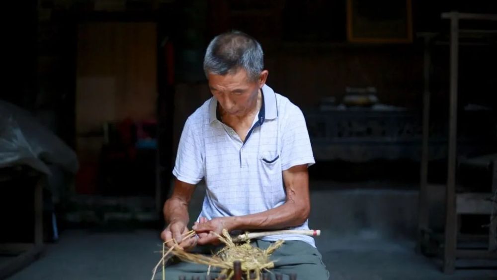 打草鞋|微纪录片｜岳阳守艺人 NO.4《打草鞋》