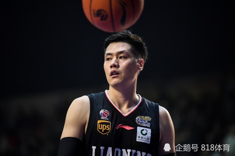 即将迎来30岁生日的贺天举是辽宁队重要的射手,2019-20赛季,贺天举为