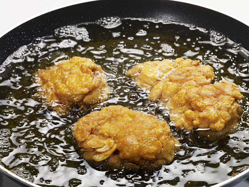 血管|血液粘稠的人，身体会有这3个表现，如果没有出现说明血液还算通畅