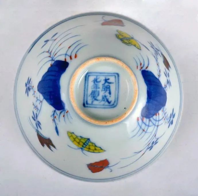 人民币|成化三秋杯估价10亿美元，合算人民币约70亿，这估价夸张吗？