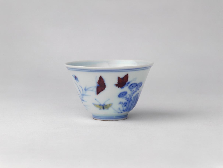 人民币|成化三秋杯估价10亿美元，合算人民币约70亿，这估价夸张吗？