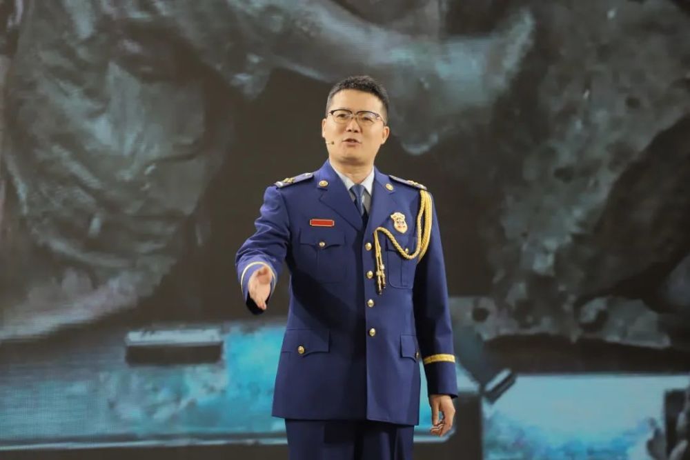 朝阳支队 熊东旭《心有明灯路更长》西城支队 宋宁《无畏的"消",执着