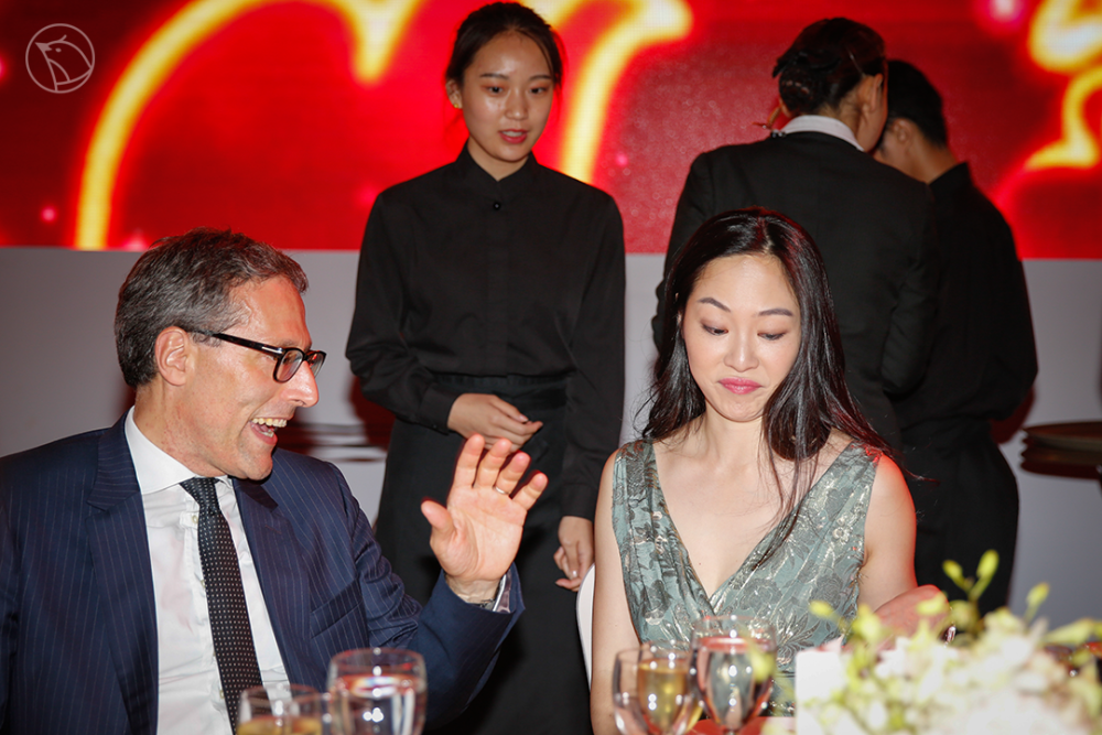 名媛|谷雨影像｜上海名媛养成记：爱马仕仅入门，女主人课程十天花8万