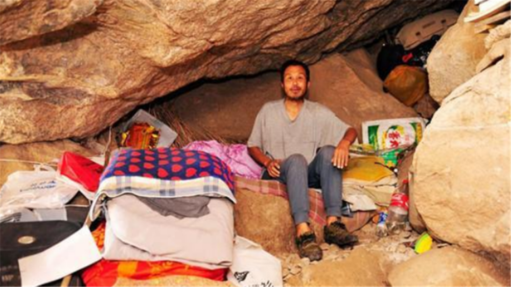 终南山|26岁小伙避世隐居终南山，父亲一脚踹了过去：没钱，学什么隐居？
