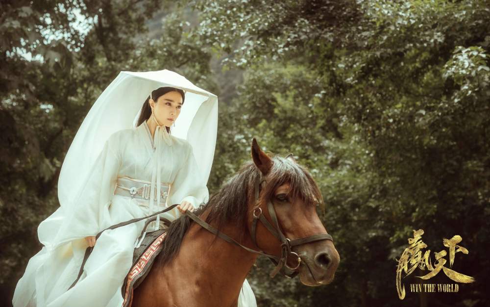 范冰冰|又被封杀了？范冰冰刚高调复出，相关话题就因违规被禁