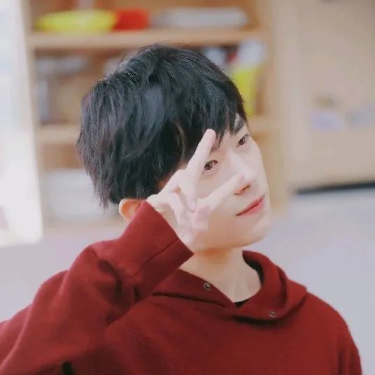 易烊千玺·头像·魅力被他展现的淋漓尽致_腾讯新闻