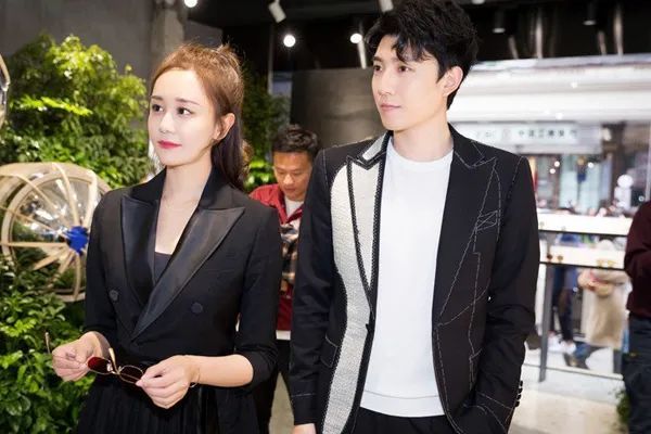 张峻宁|疑似恋情曝光，这是难逃姐弟恋魔咒了？