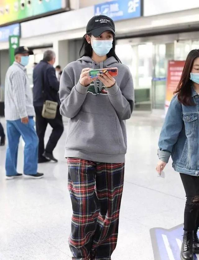 张峻宁|疑似恋情曝光，这是难逃姐弟恋魔咒了？