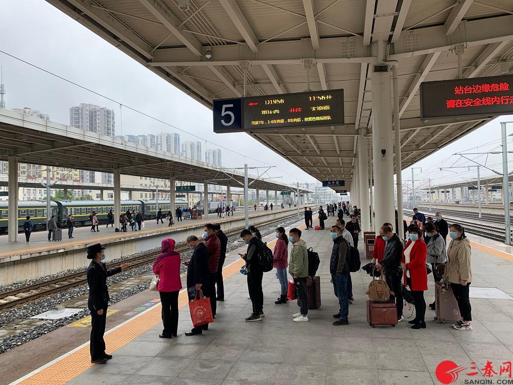 汉中火车站积极行动保障四季度调图平稳过渡