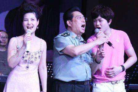 李双江|大儿子前妻抚养成才，小儿子夫妻溺爱犯事，81岁李双江仍为其拼命赚钱