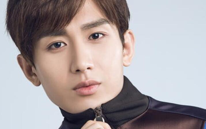 男神|比胡歌矮，比邓伦老，被嘲这辈子没法当演员，却成仙侠男神接班人