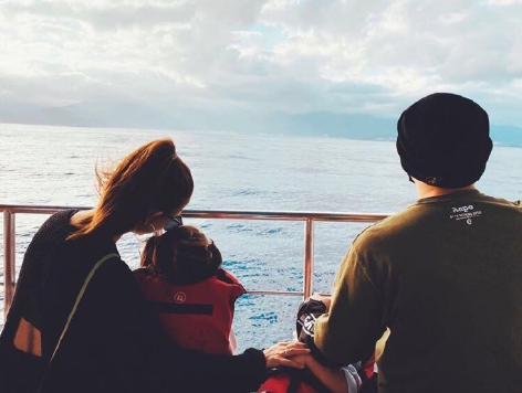 昆凌|侯佩岑“美图共享”大方回应昆凌撞图后，昆凌疑再表态，表情不屑