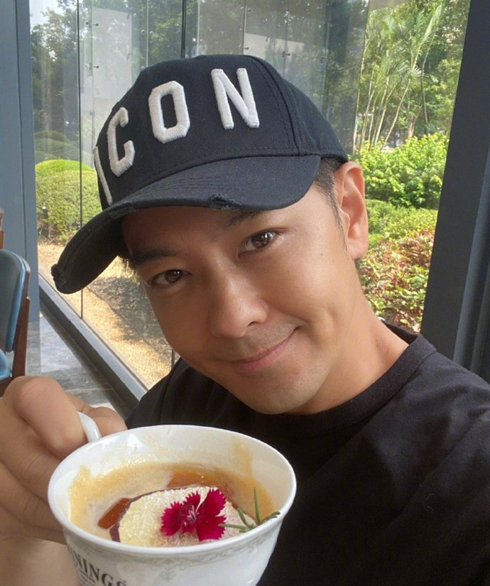 林志颖|陈若仪晒全家福为老公庆生，身高被儿子直追，46岁林志颖仍少年