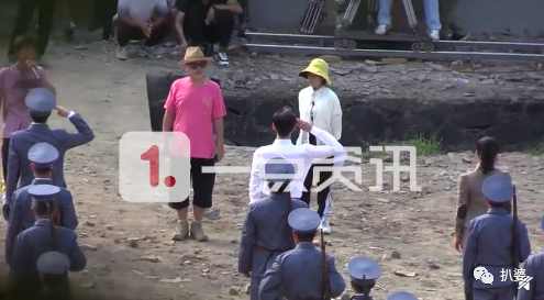 粉丝|一年之内，他的粉丝塌了两回房……