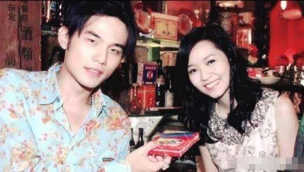 侯佩岑|开怼了？昆凌发图内涵侯佩岑获周杰伦转发，侯佩岑点赞回击太绝了