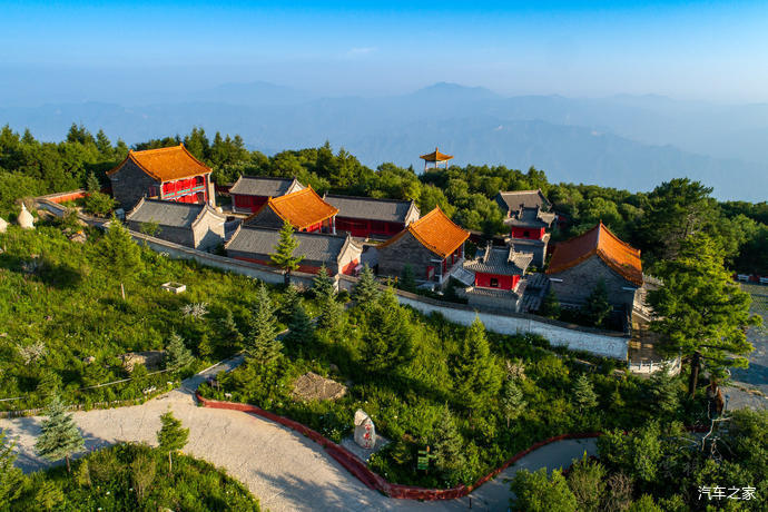 高山草甸|北京第三高峰百花山，夏日清凉世界，高山林海花园