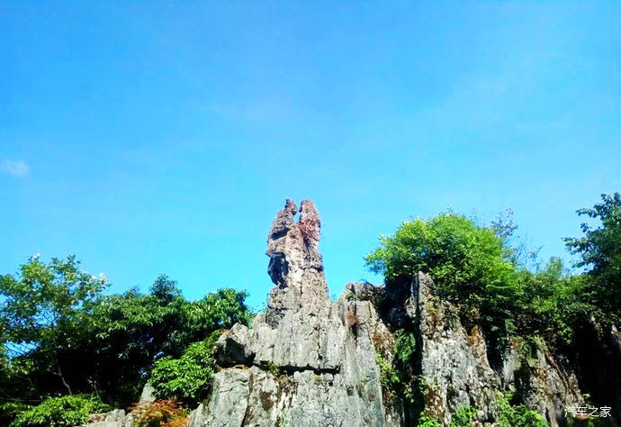 華鎣山旅遊區位於四川省廣安市,一直聽那邊的朋友說風景非常的不錯