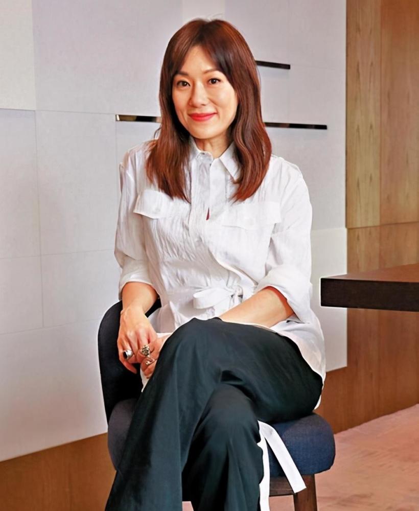 50岁张可颐大呼"想谈恋爱",曾3次为事业分手更拒嫁10亿豪门