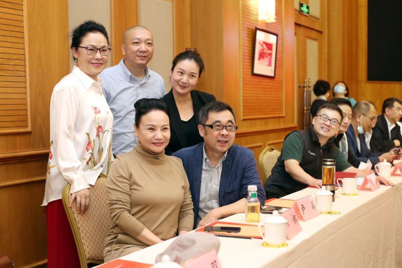 浙江省戏剧家协会|海上文艺大咖云集，上海文联成立70周年座谈会都来了谁？