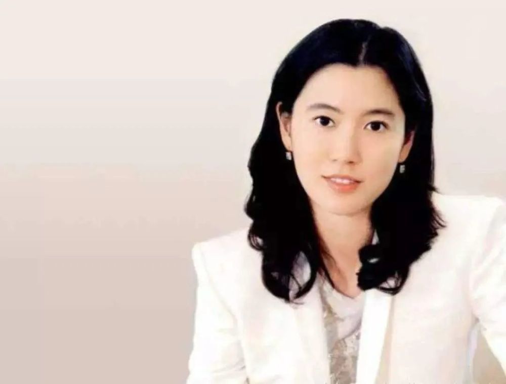 李富真|真正的白富美在干嘛？跟亲兄弟抢家产